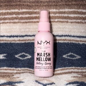 NYX The Marshmellow Setting Spray - Soft Pink